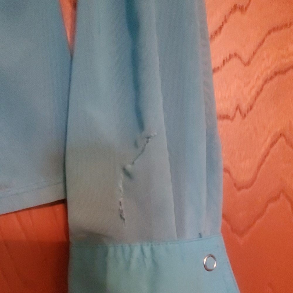 Button Up Top - Picture 2 of 3